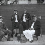 Groupe de photographes amateurs sur la plage de Sète - Photo Fernand Carrayon vers 1900. Coll Musée Batut